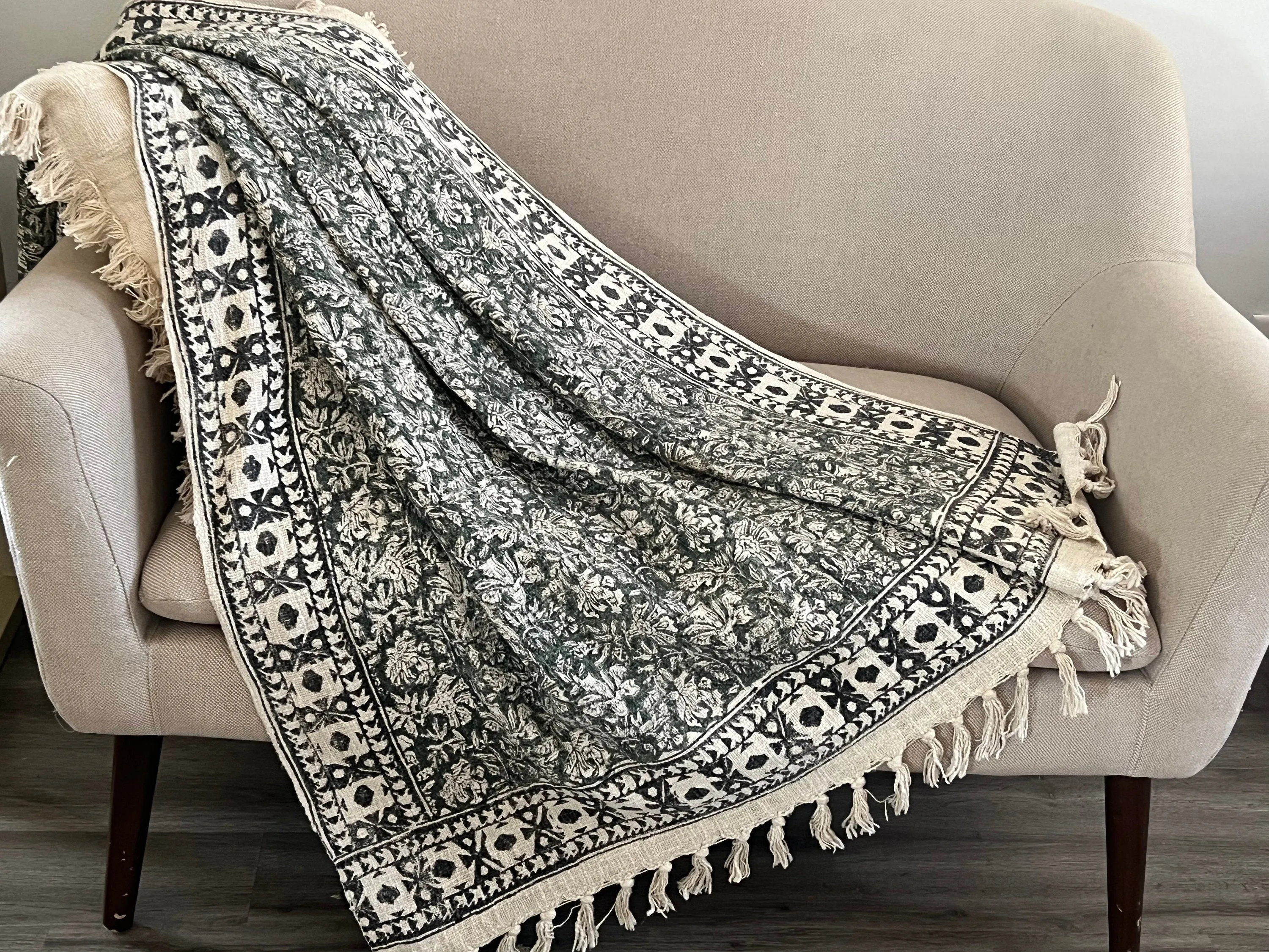 Boho sage green throw blanket couch, Boho throw blanket, Home decor, Queen blanket for bed, handmade Gift, Birthday gift